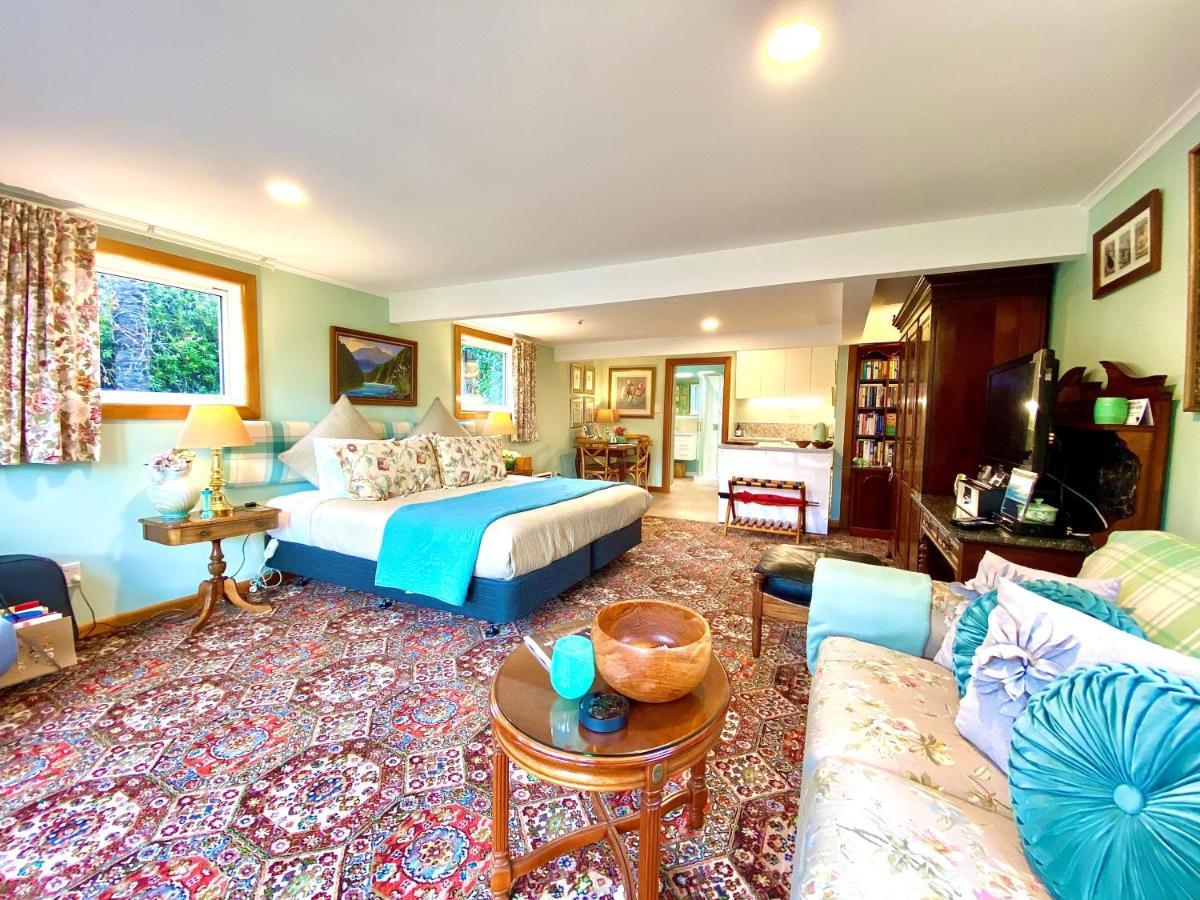 Ah House City B&B Nelson Bagian luar foto