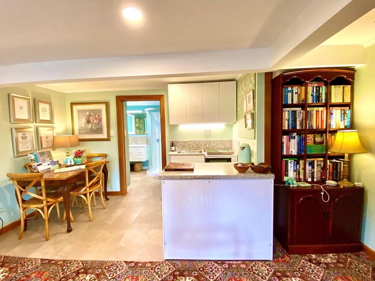 Ah House City B&B Nelson Bagian luar foto