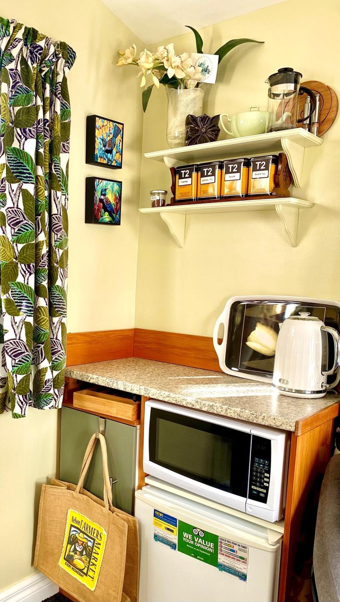 Ah House City B&B Nelson Bagian luar foto
